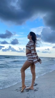 Jen Selter feet photo thumbnail