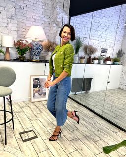 Anna Popek feet photo thumbnail