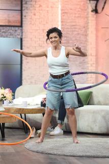 Katarzyna Cichopek feet photo thumbnail