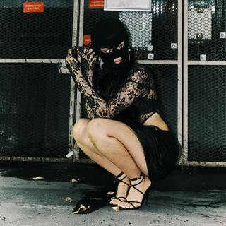 Camila Cabello feet photo thumbnail