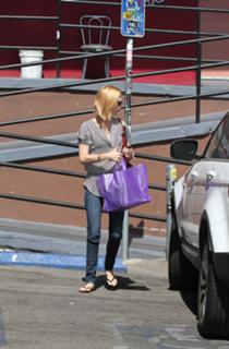 January Jones feet photo thumbnail