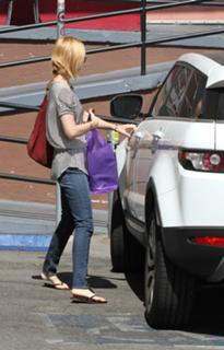 January Jones feet photo thumbnail