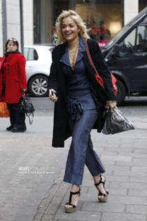 Rita Ora feet photo thumbnail