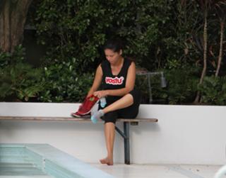 Adriana Lima feet photo thumbnail