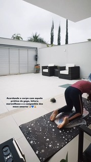 Larissa Manoela feet photo thumbnail