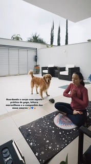 Larissa Manoela feet photo thumbnail