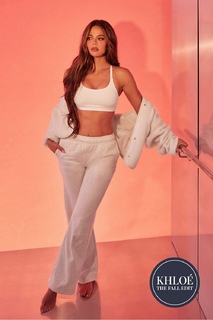 Khloé Kardashian feet photo thumbnail