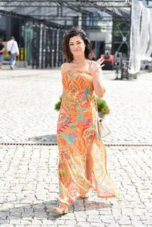 Katarzyna Cichopek feet photo thumbnail