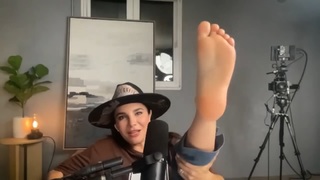 Martha Higareda feet photo 2
