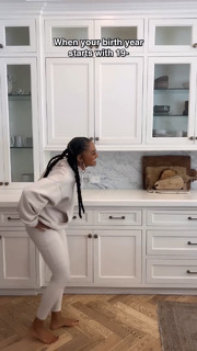 Tia Mowry feet photo thumbnail