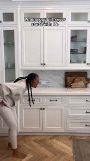 Tia Mowry feet photo thumbnail