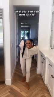 Tia Mowry feet photo thumbnail