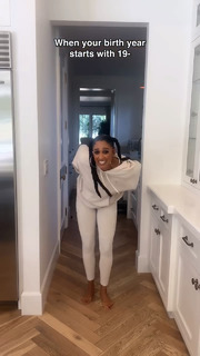 Tia Mowry feet photo thumbnail