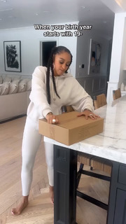 Tia Mowry feet photo thumbnail