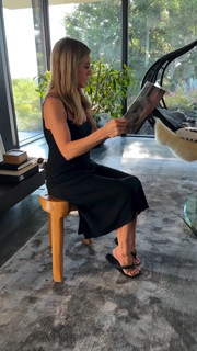 Jennifer Aniston feet photo thumbnail