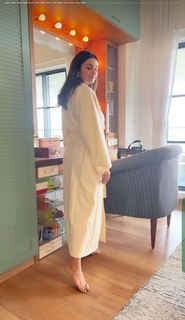 Parineeti Chopra feet photo thumbnail