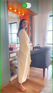 Parineeti Chopra feet photo thumbnail