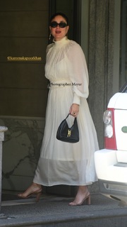 Kareena Kapoor feet photo thumbnail