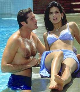 Angie Harmon feet photo thumbnail