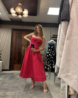 Xenia Tchoumitcheva feet photo thumbnail