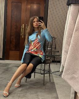 Xenia Tchoumitcheva feet photo thumbnail