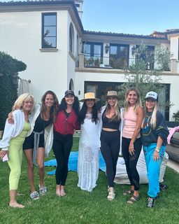 Brooke Burke feet photo thumbnail