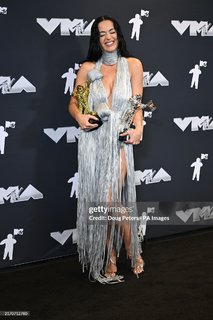 Katy Perry feet photo thumbnail