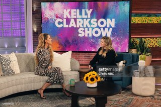 Khloé Kardashian feet photo thumbnail
