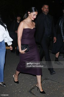 Alia Bhatt feet photo thumbnail