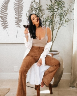 Brie Garcia feet photo thumbnail