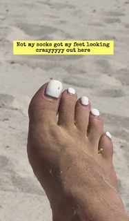 Julieanna Marie Goddard feet photo thumbnail