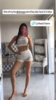 Jen Selter feet photo thumbnail