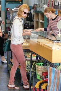 January Jones feet photo thumbnail