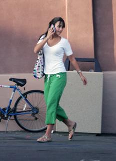 Jordana Brewster feet photo thumbnail