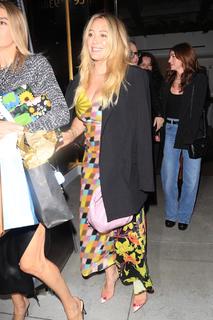 Hilary Duff feet photo 3