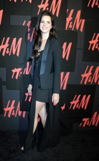 Lana Del Rey feet photo thumbnail