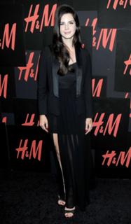 Lana Del Rey feet photo thumbnail
