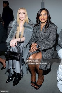 Mindy Kaling feet photo thumbnail