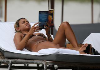 Karrueche Tran feet photo thumbnail