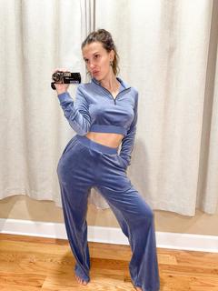 Millie Bobby Brown feet photo thumbnail