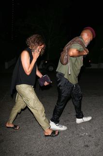 Halle Berry feet photo thumbnail