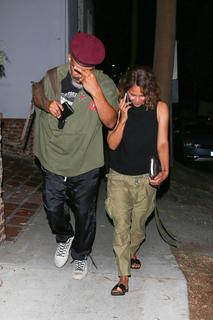 Halle Berry feet photo thumbnail