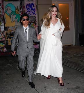 Angelina Jolie feet photo thumbnail