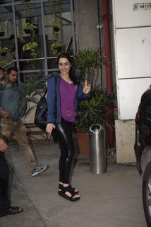 Shraddha Kapoor feet photo thumbnail