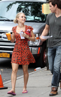 AnnaSophia Robb feet photo thumbnail
