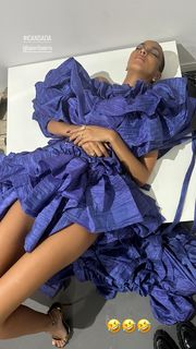 Lais Ribeiro feet photo thumbnail