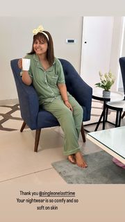 Hina Khan feet photo thumbnail