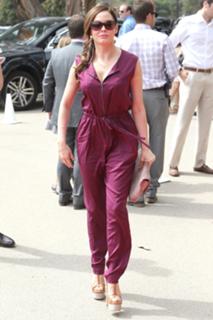 Rose McGowan feet photo thumbnail