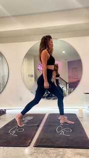 Brooke Burke feet photo thumbnail