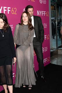 Emma Stone feet photo thumbnail